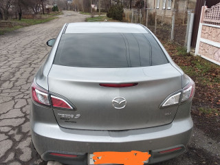 Продам Mazda 3 2011год автомат