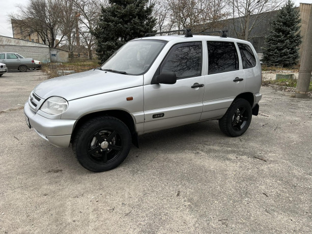 chevrolet-niva-2005-big-2