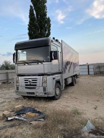 prodam-renault-magnum-440-dxi-big-1