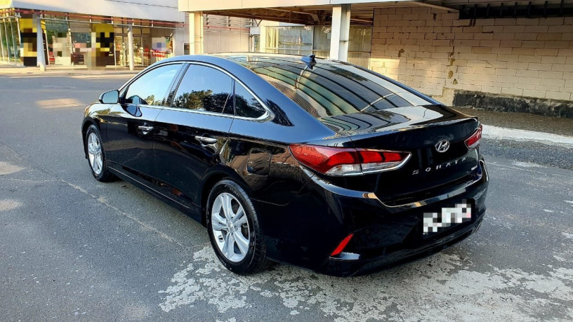 hyundai-sonata-24-at73-600-km-big-2