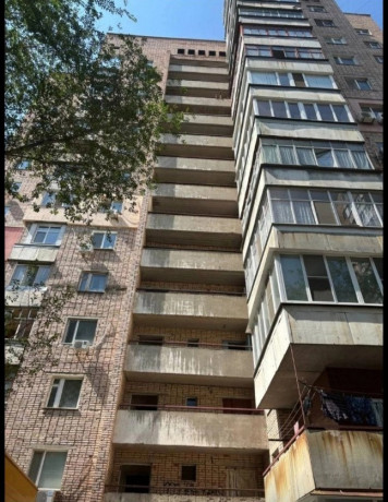 prodam-3x-komnatnuyu-kvartiru-v-gorode-lugansk-kvartal-yakira-big-3