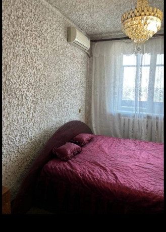 prodam-3x-komnatnuyu-kvartiru-v-gorode-lugansk-kvartal-yakira-big-1