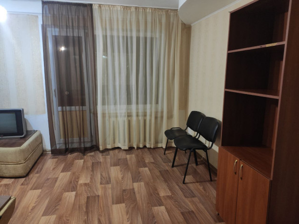 2x-komnatnaya-kvartira-posutocno-lugansk-big-1