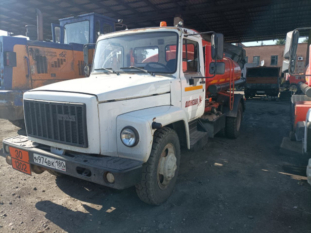 gaz-36135-011-2012-benzovoz-toplivozapravshhik-big-0