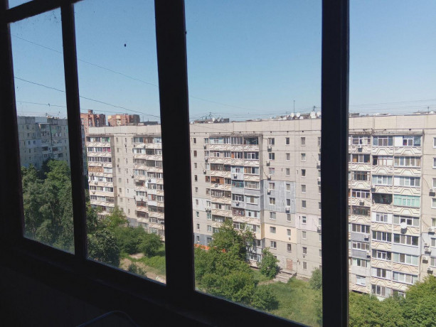 prodam-3-x-komnatnuyu-kvartiru-v-gorode-lugansk-kvartal-mirnyi-big-0