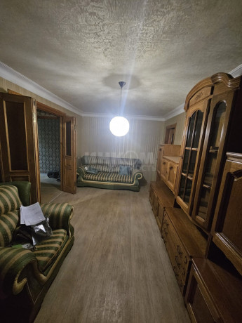 prodam-2-x-komn-kvartiru-v-centre-glugansk-ul-sosyury-135-big-0
