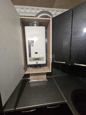 prodam-2-x-komn-kvartiru-v-centre-glugansk-ul-sosyury-135-big-2