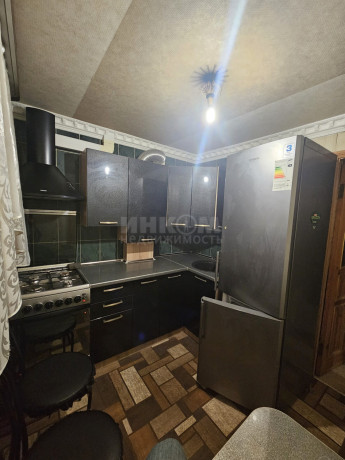 prodam-2-x-komn-kvartiru-v-centre-glugansk-ul-sosyury-135-big-6