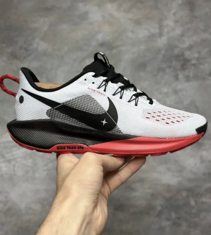 sportivnye-krossovki-dlya-bega-nike-pegasus-trail-5-big-6