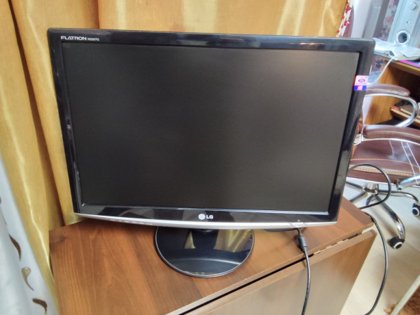 prodam-sistemnyi-blok-i-monitor-big-0