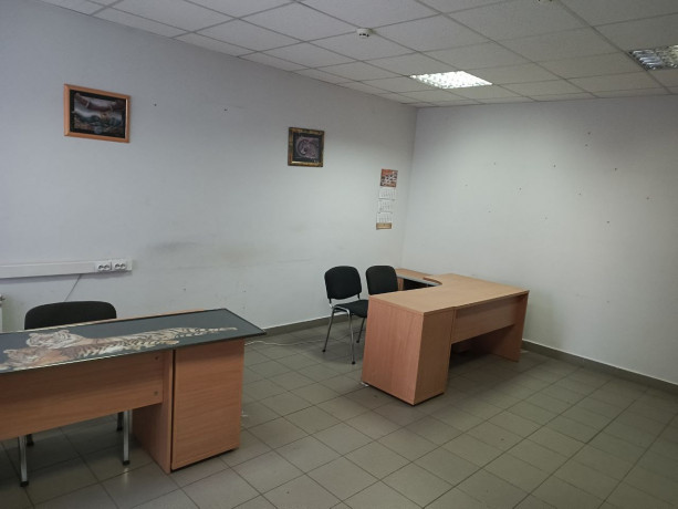 sdaetsya-ofisnoe-pomeshhenie-750m2-v-glugansk-big-6
