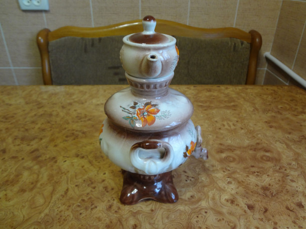 samovar-s-cainikom-keramiceskii-dekorativnyi-big-3