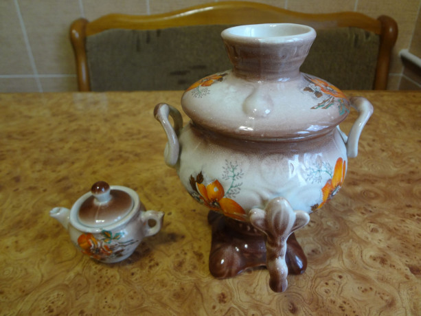samovar-s-cainikom-keramiceskii-dekorativnyi-big-6