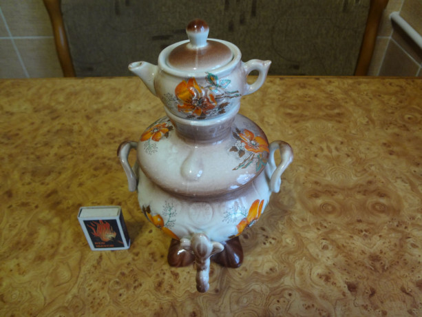samovar-s-cainikom-keramiceskii-dekorativnyi-big-1