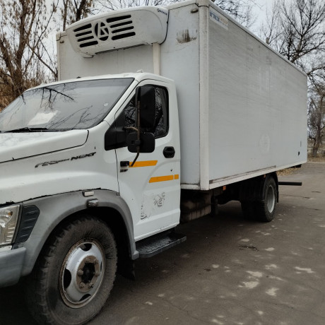 prodam-gruzovoi-avtomobil-refrizerator-gaz-279954-big-1