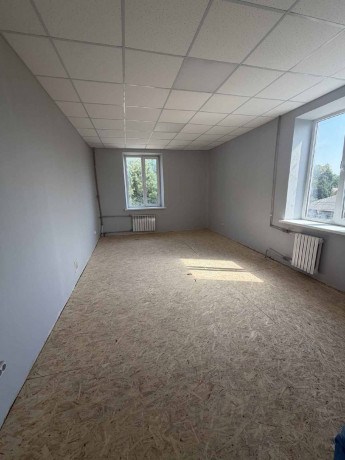 arenda-ofisnogo-pomeshheniya-v-pyati-minutax-ot-centra-makeevki-big-3