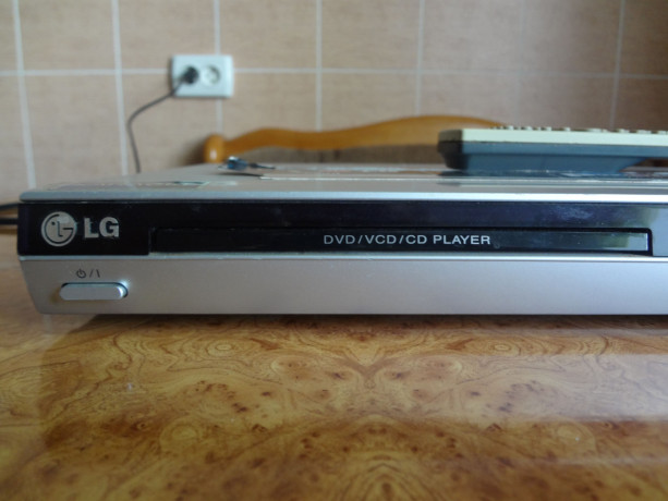 dvd-pleer-lg-dkg-778-s-karaoke-big-1