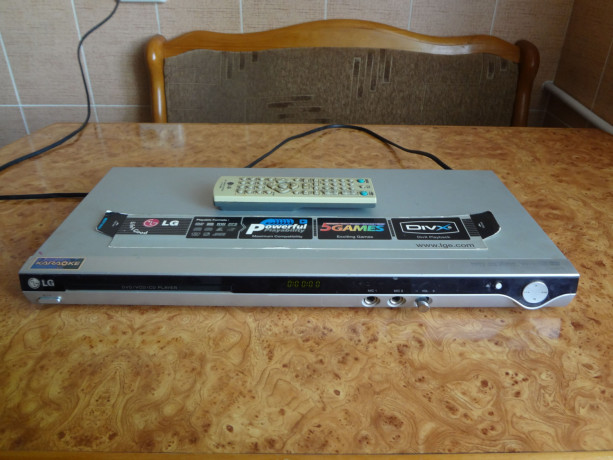 dvd-pleer-lg-dkg-778-s-karaoke-big-0