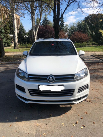 volkswagen-touareg-36-v6-r-line-2013-big-1