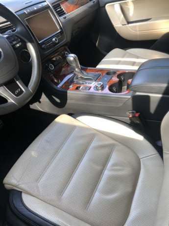 volkswagen-touareg-36-v6-r-line-2013-big-3