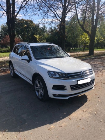 volkswagen-touareg-36-v6-r-line-2013-big-2