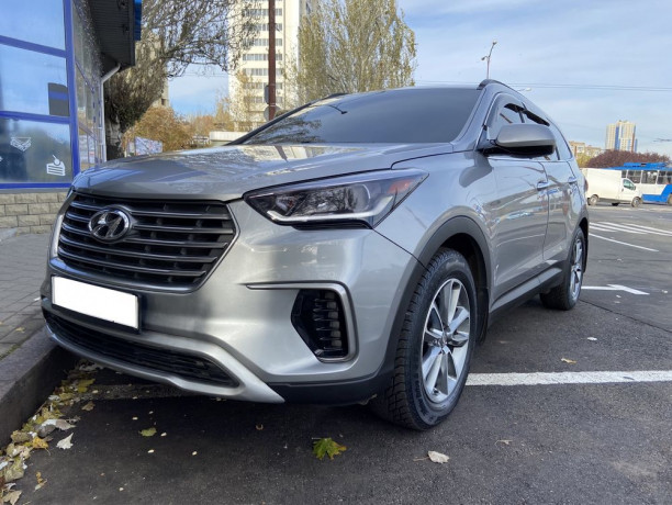prodam-hyundai-santa-fe-grand-7mest-awd-big-2