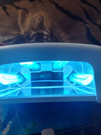 lampa-dlya-manikyura-uf-lampa-big-1
