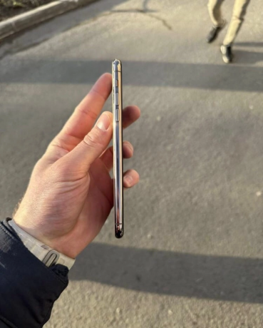 apple-iphone-11-pro-max-256gb-gold-neverlock-ne-ref-big-2