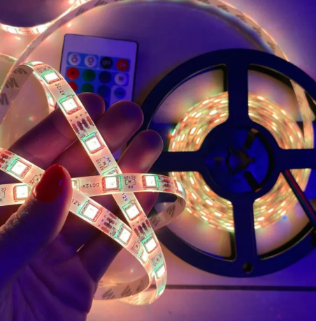 svetodiodnaya-lenta-bluetooth-rgb-5050-5-metrov-big-0