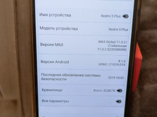 Xiaomi redmi 5+ 3/32 в отличном состоянии.