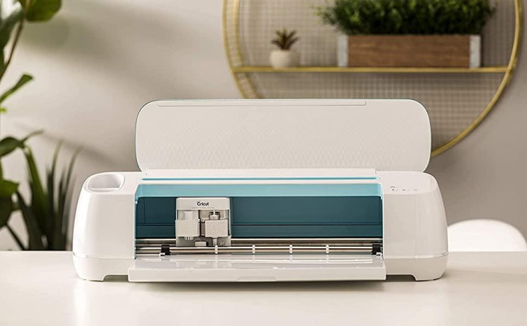 plotter-nastolnyi-cricut-maker-big-0