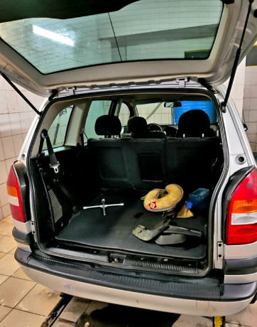 opel-zafira-16-2001-g-big-8