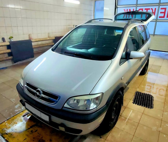 opel-zafira-16-2001-g-big-0