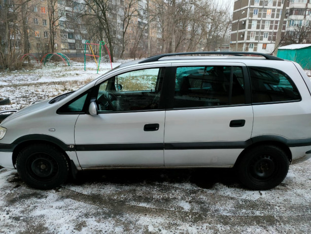 opel-zafira-16-2001-g-big-12