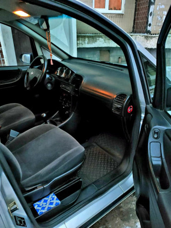 opel-zafira-16-2001-g-big-3