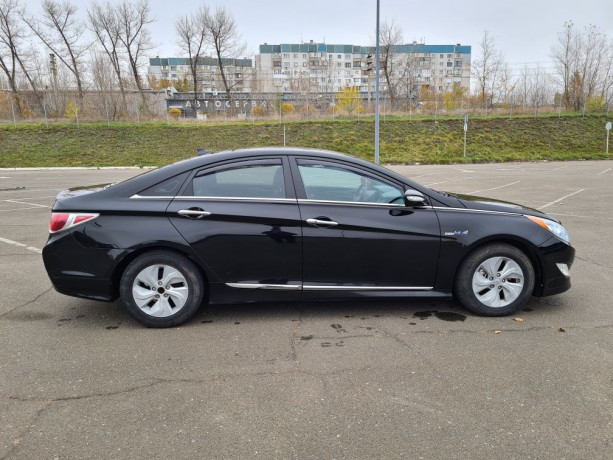 hyundai-sonata-gibrid-big-2