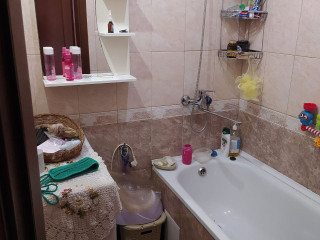 Продам 2 к.кв на пр.Мира/пр.Ватутина .Кирпичный дом.Центр города.С мебелью и техникой.