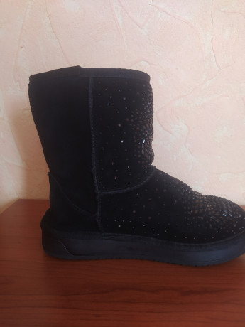 prodayutsya-zenskie-uggibu-big-1