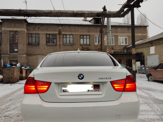 Продам BMW E90 328xi 2011