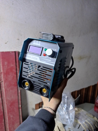 svarocnyi-invertor-mma220a-firmy-sat-big-1