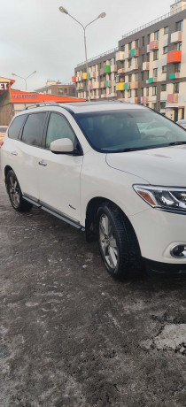 nissan-panfaider-gibrid-big-4