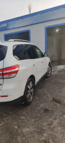 nissan-panfaider-gibrid-big-3