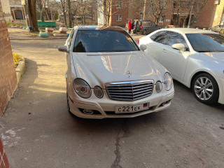 Mercedes E350 W211