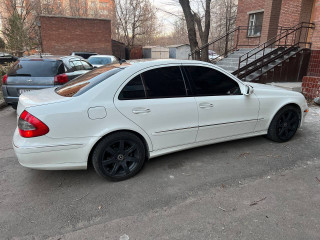 Mercedes E350 W211