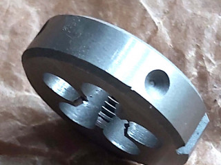 Плашка М12х1.25; 9ХС, 38/10 мм, мелкий шаг, ГОСТ 7740-71.