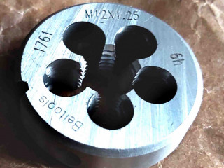 Плашка М12х1.25; 9ХС, 38/10 мм, мелкий шаг, ГОСТ 7740-71.