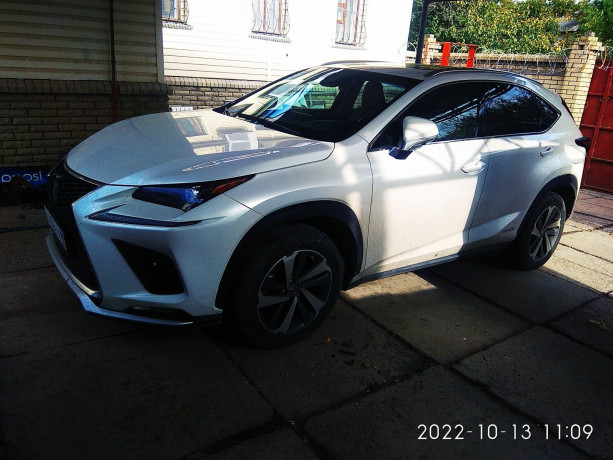 lexus-nx300gibrid-21god-big-0