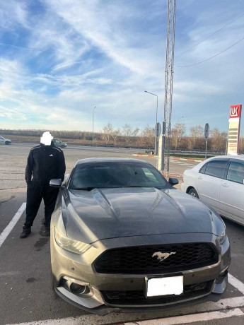 prodam-ford-mustang-vi-big-0
