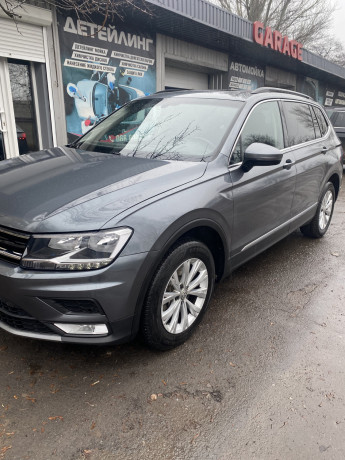 volkswagen-tiguan-se-big-0