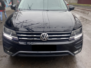 Volkswagen Tiguan SE